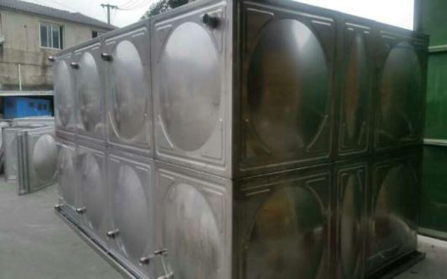 不銹鋼水箱附件注意事項(xiàng)